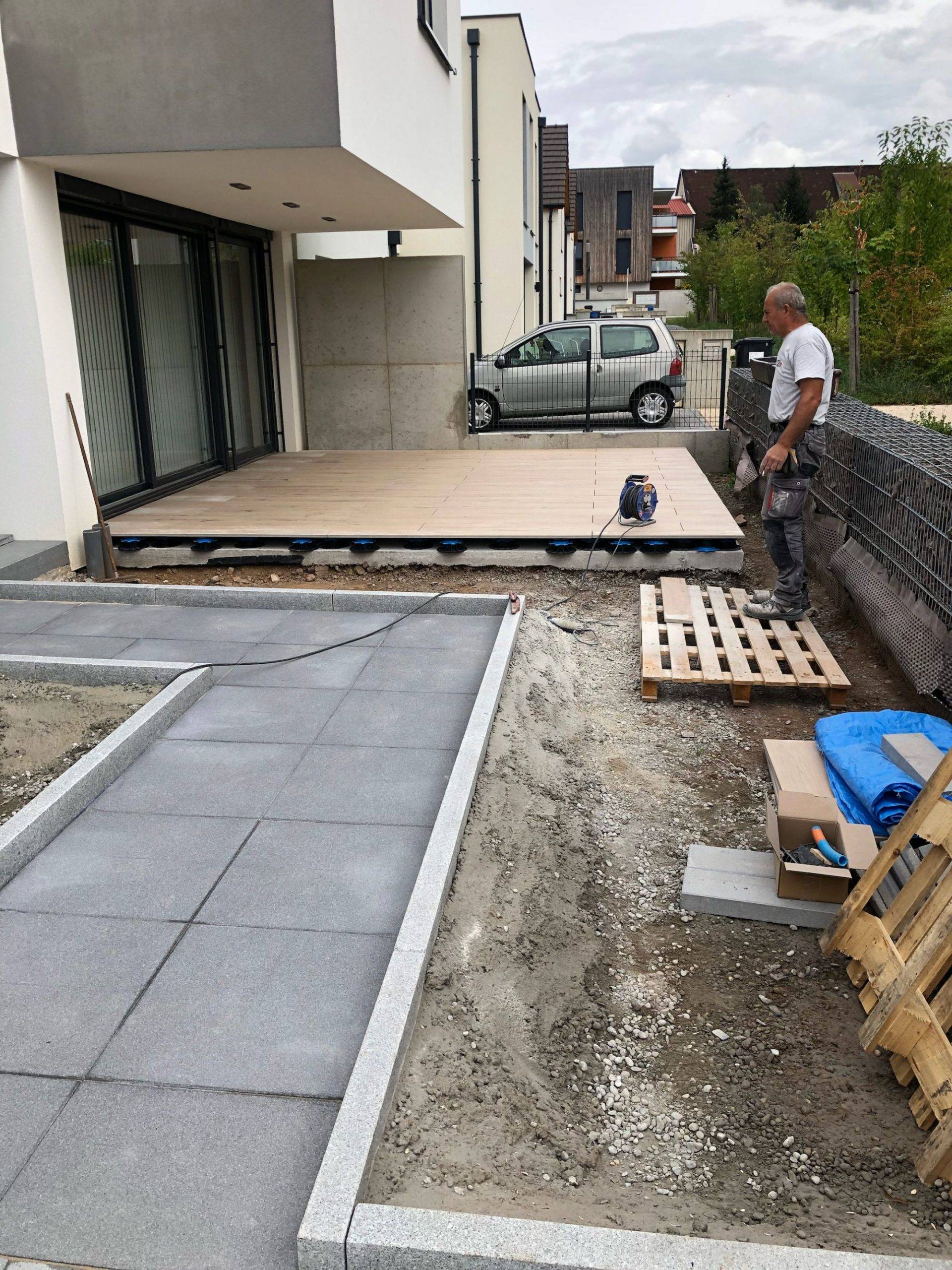 Pose de dalle béton / Pose dalle sur Plot / Pose de pavés / Pavage / Bordure granit / Marche bloc granit / Création d&#8217;une piscine à Obernai Erstein