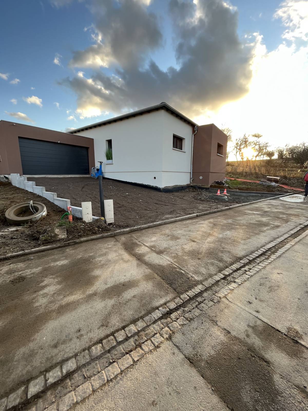 Wintzheim terrassement, pose de mur L , pose de bordure et pose de pavé drainant Hœœnheim 0