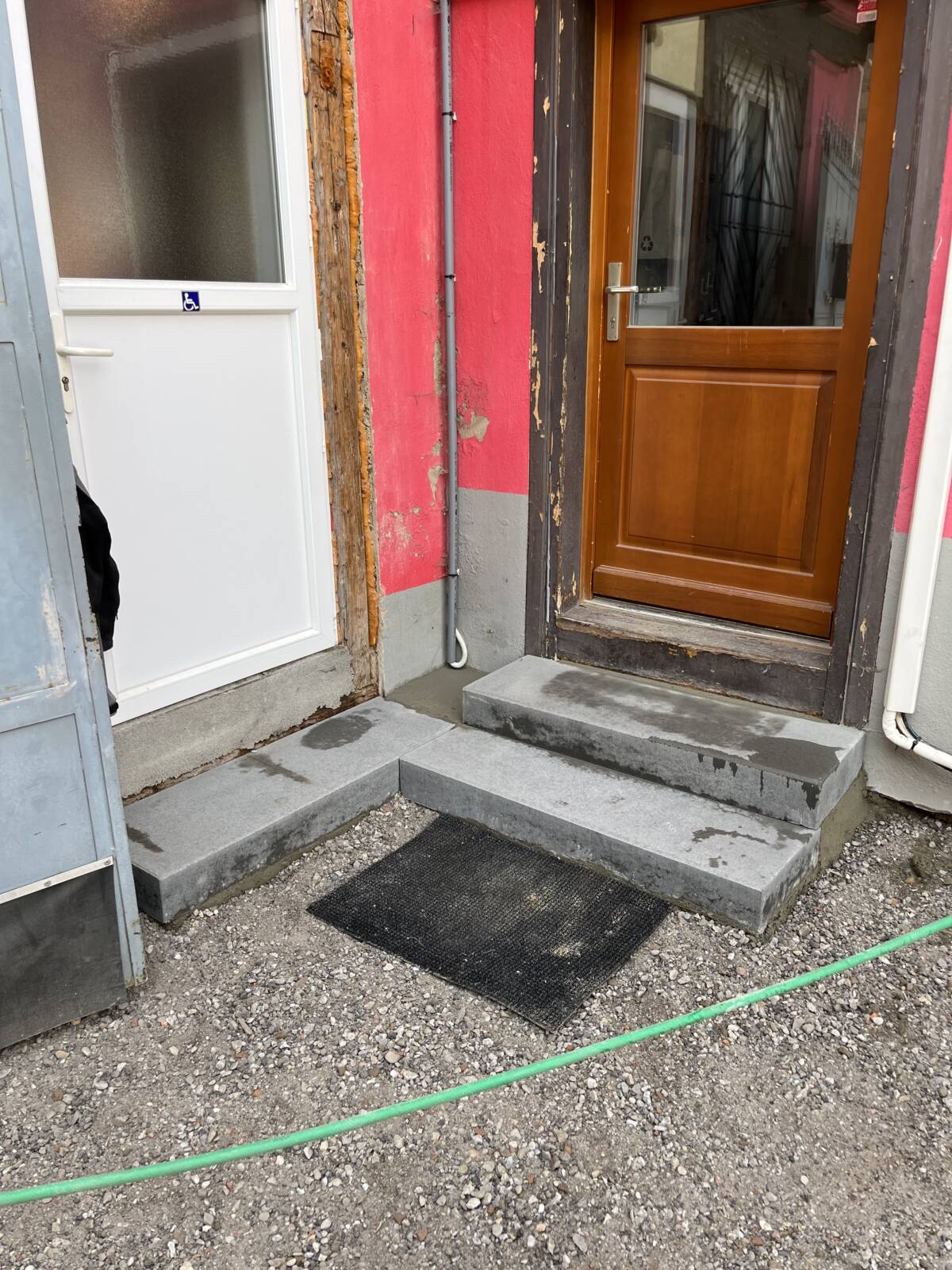 Chantier ROSHEIM terrassement / marche bloc / palissades / enrobé / macadam / caniveau / assainissement / pavage Erstein 2