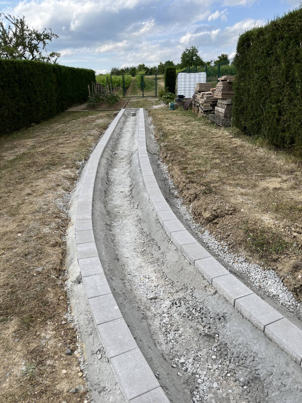 Chantier bernardswiller Terrassement / bordure / fil pavés / mur L / assainissement / enrobé / macadam Erstein 1