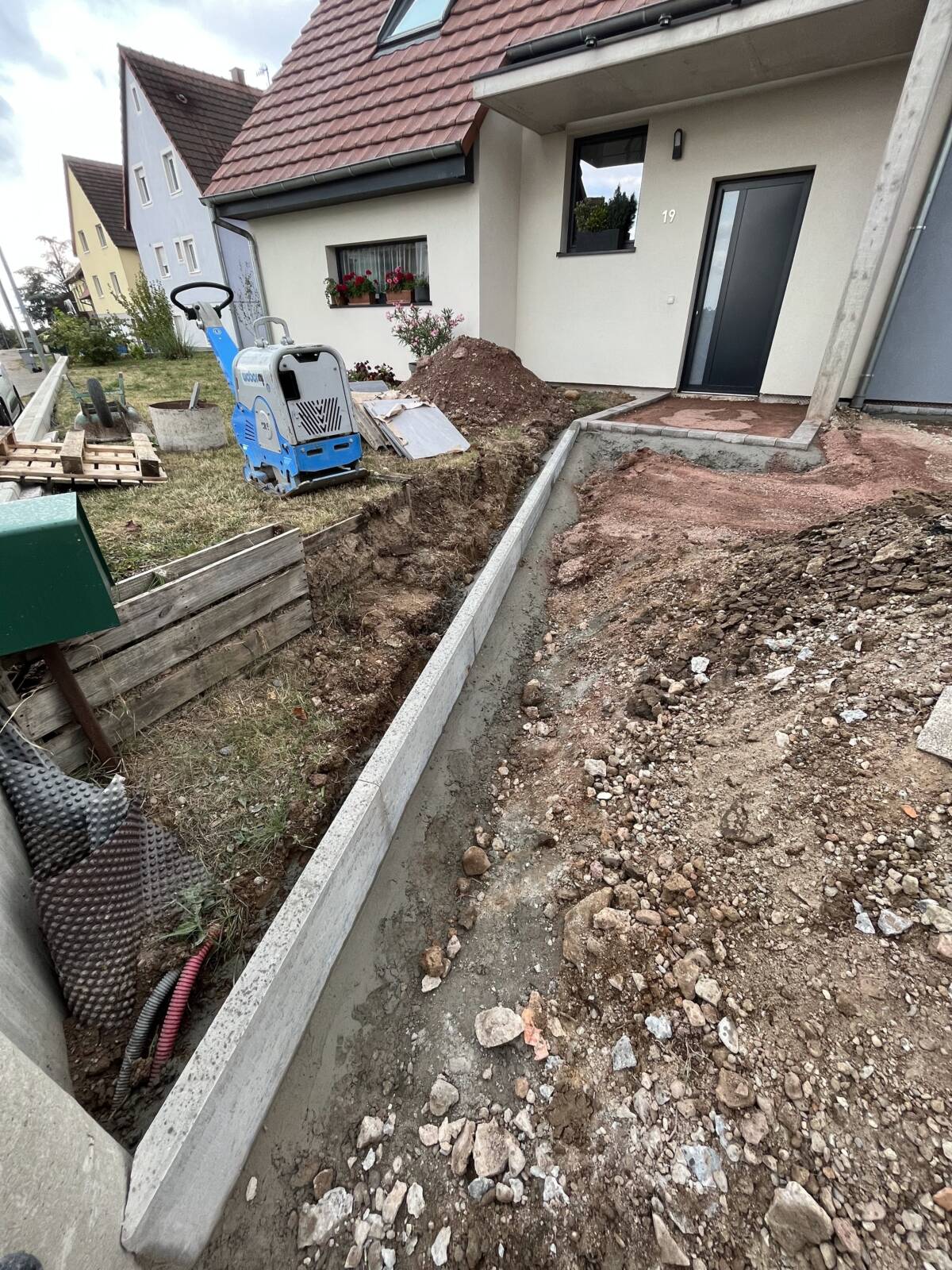 Terrassement / bordure / dalle / macadam / enrobé / fil pavés Erstein 4